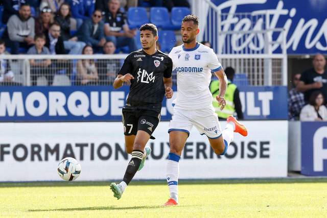 恩比德复出76人险胜雷霆 雄鹿爆冷不敌奇才